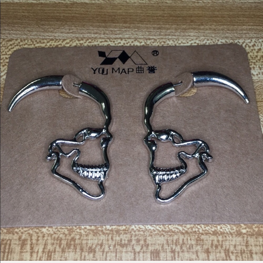 Silver Silouhette Skull Earrings - Picture 5 of 5
